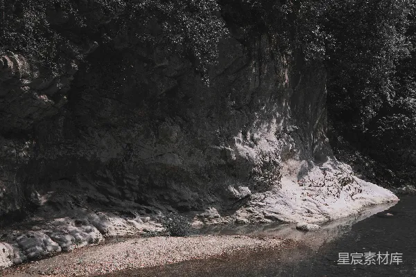 高清摄影 白天近水域的棕色沙粒