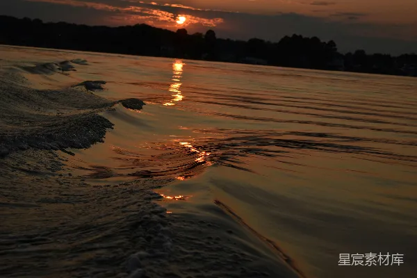 高清摄影 夕阳下的水域