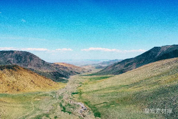 高清摄影 山谷中的一条路