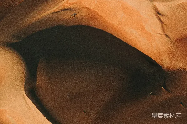高清摄影 棕色沙漠的航拍照片