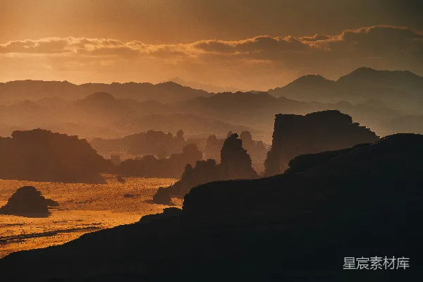 高清摄影 山峦之上夕阳西下