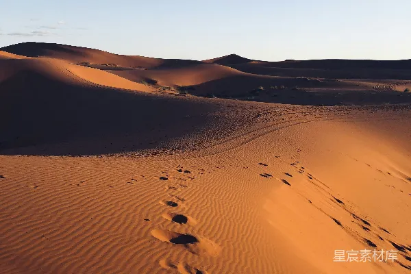 高清摄影 沙漠中沙上的脚步声