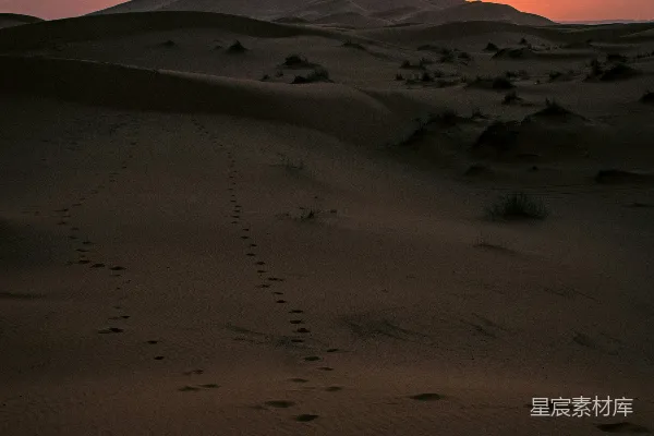 高清摄影 夕阳下的山峦