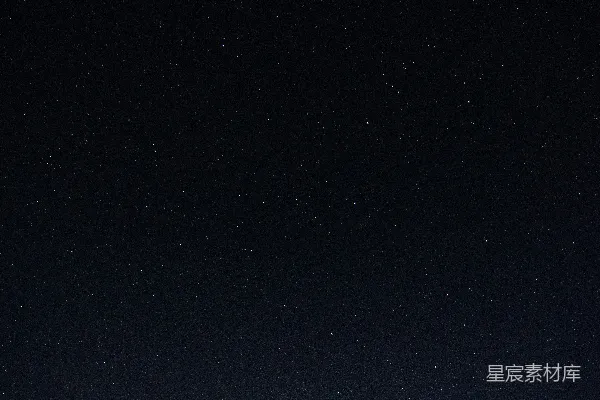 高清摄影 夜空繁星点点，一隅沙丘之上