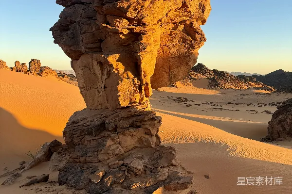 高清摄影 沙漠中的一座岩石 formations