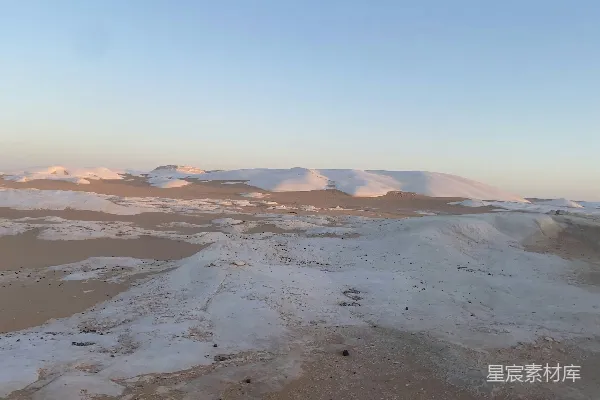 高清摄影 远处山峦下的雪景