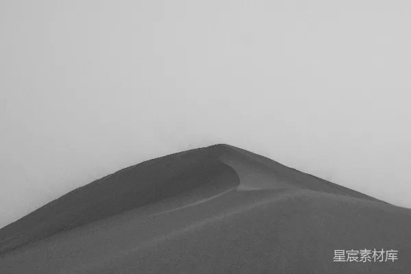 高清摄影 一张黑白照片中的沙丘