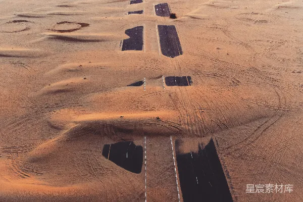高清摄影 沙漠中一条道路的俯视图