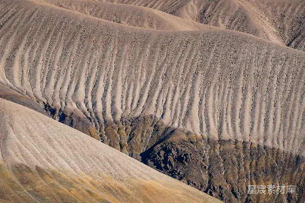 高清摄影 沙漠中的一片山峦美景