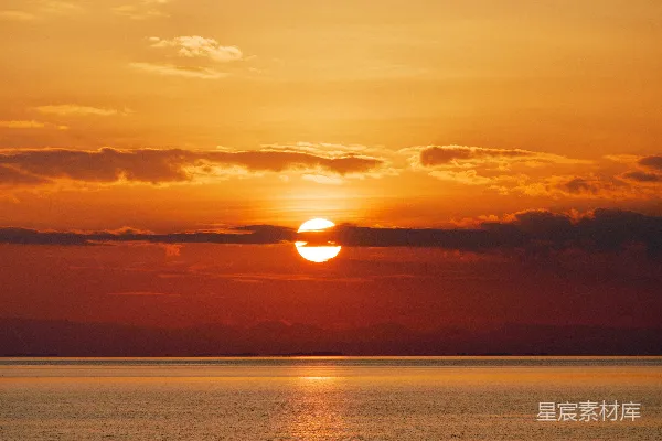 高清摄影 夕阳下的水域