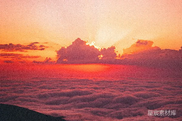 高清摄影 夕阳下的海上的云层