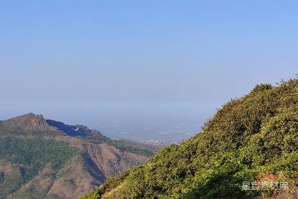 高清摄影 一幅山水树木的风景画
