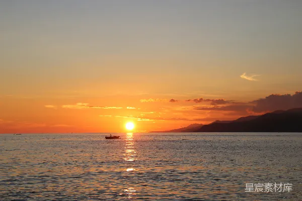 高清摄影 夕阳下的水域
