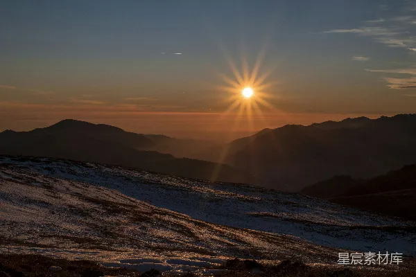 高清摄影 山峦之上夕阳西下