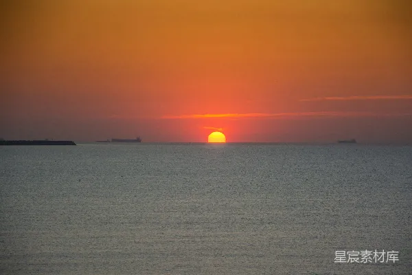 高清摄影 夕阳下的水域