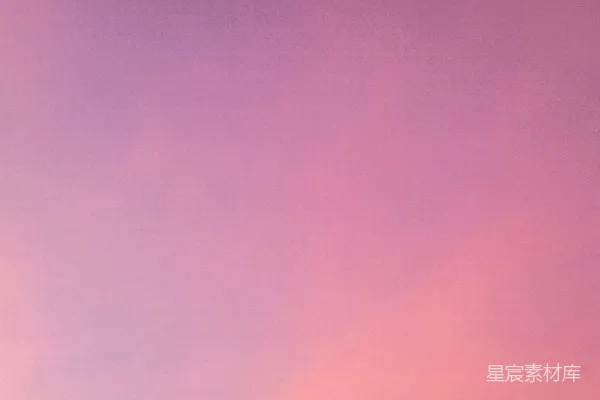高清摄影 海滩上站立的人在日落时分