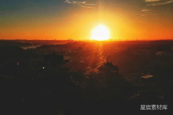 高清摄影 森林中的夕阳落下