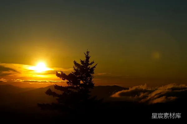 高清摄影 山峦之上夕阳西下