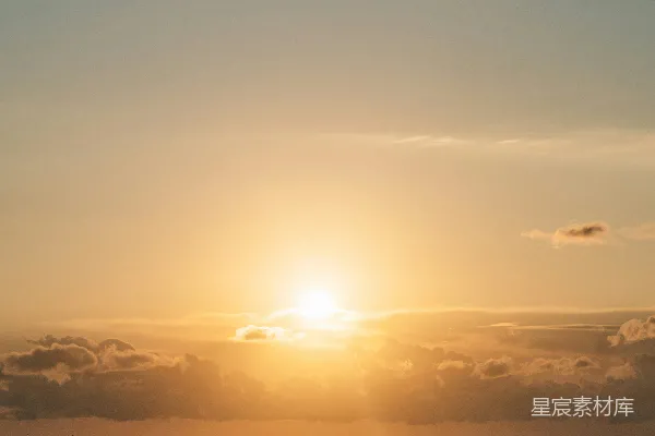 高清摄影 夕阳下海滩上的人影轮廓