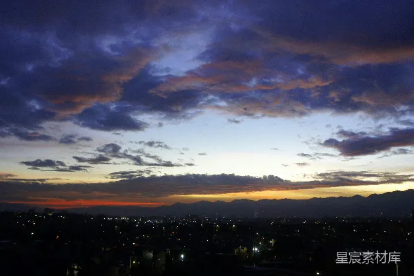 高清摄影 窗外城市的夜景