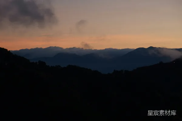 高清摄影 夕阳下的山脉景色