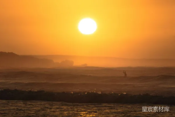 高清摄影 夕阳下的水面