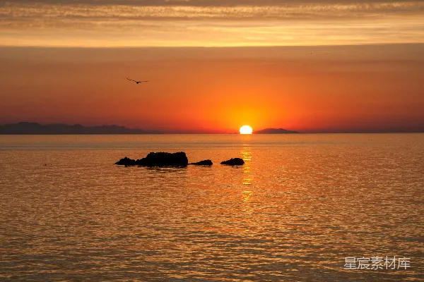 高清摄影 夕阳下岩石形态的轮廓图象