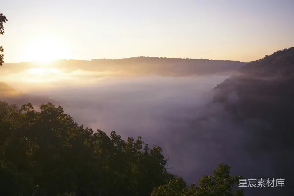高清摄影 山中云雾缭绕之景