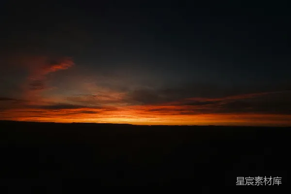高清摄影 夕阳西下于地平线上方的地平线之上