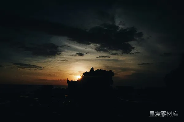 高清摄影 夕阳西下在一个小岛上