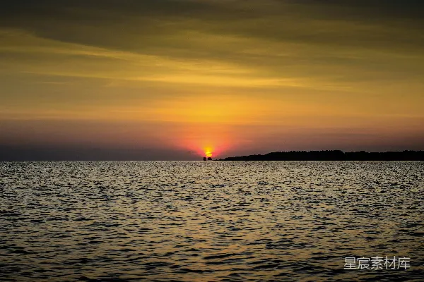 高清摄影 夕阳下的水域