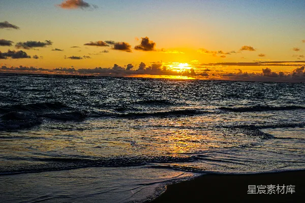 高清摄影 夕阳下的广阔海洋。