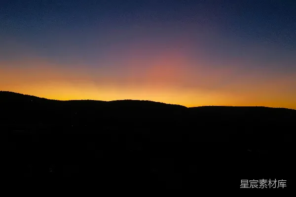高清摄影 山峦之上夕阳西下