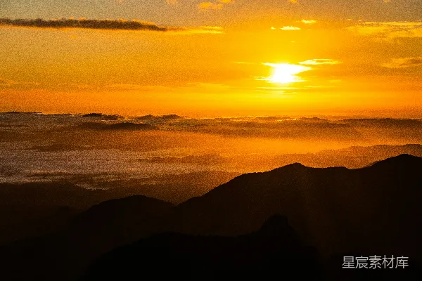 高清摄影 夕阳下的山峦轮廓
