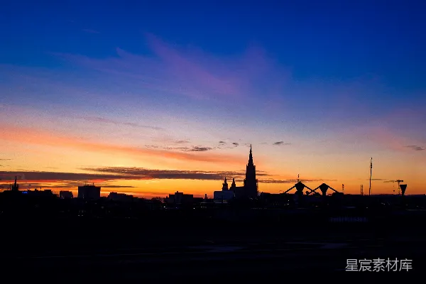 高清摄影 夕阳下城市的轮廓 skyline