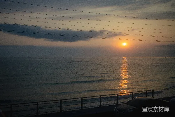 高清摄影 水上的一道落日