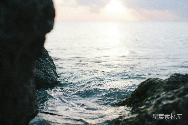 高清摄影 岩石组成的海床
