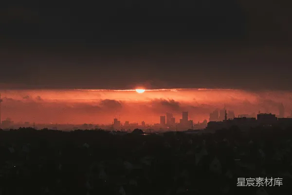 高清摄影 夕阳西下，城市天际线显露出来。