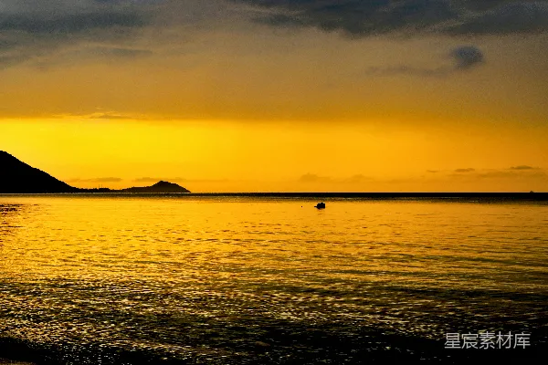 高清摄影 夕阳下山与海之间的轮廓