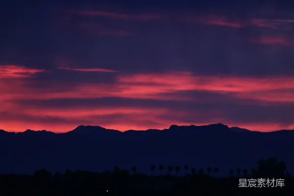 高清摄影 夕阳下的山影