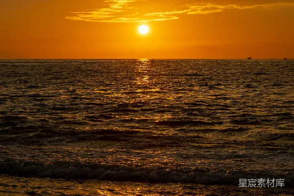 高清摄影 夕阳下的水域