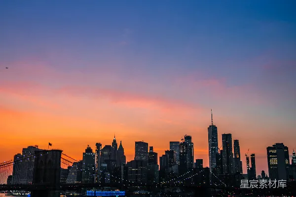 高清摄影 纽约布鲁克林大桥在金色时刻时的景象