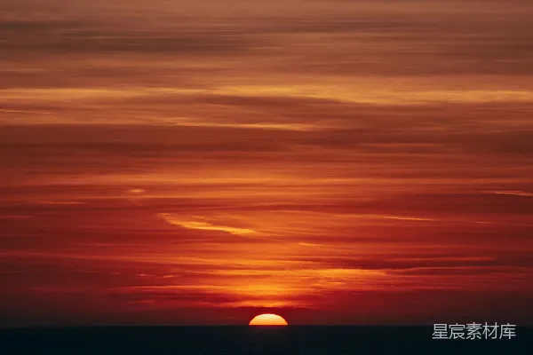 高清摄影 夕阳下的水域