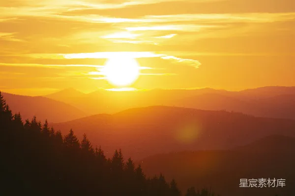 高清摄影 山峦之上夕阳西下