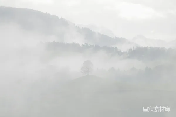 高清摄影 白天山间白云