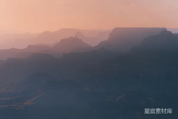 高清摄影 夕阳下的山脉全景