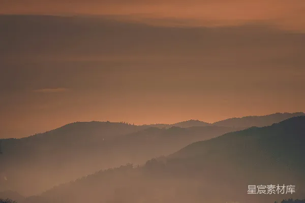 高清摄影 夕阳下的山脉美景