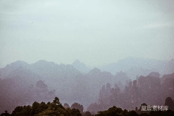 高清摄影 山间云雾缭绕的景象