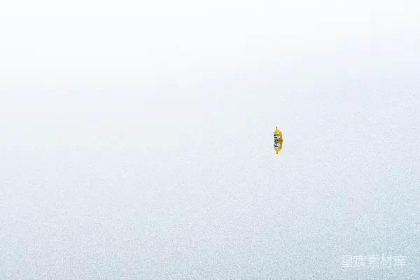 高清摄影 水中的冲浪者