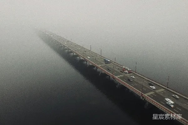 高清摄影 一段跨越大水域的长桥